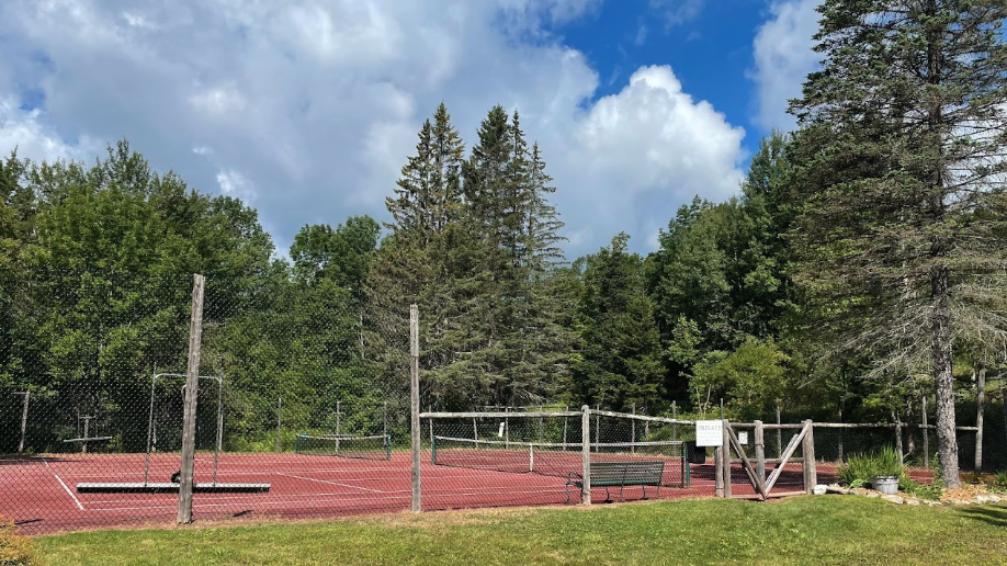 Apple Hill Tennis Club courts
